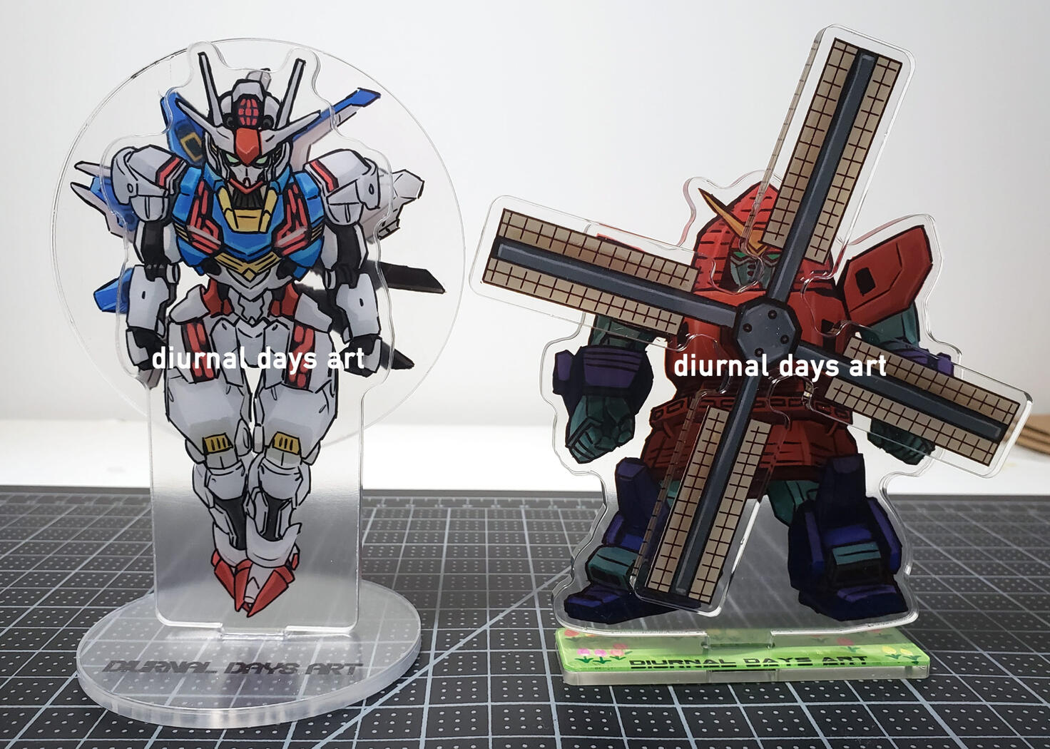 Gundam fanart -- spinning acrylic standees